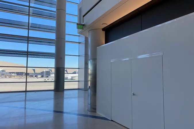 Airport SwiftWall